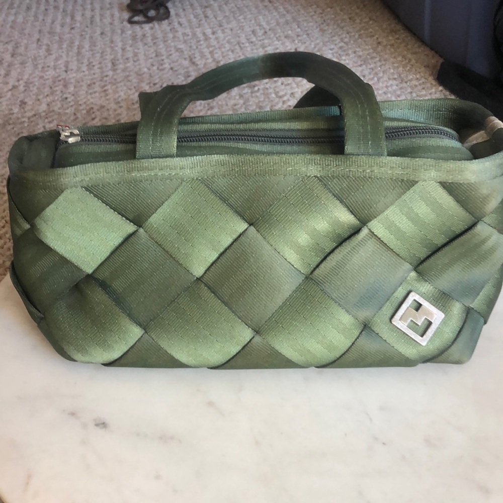 Maggie’s Bags Shoulder Seatbelt bag